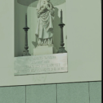 Hornacina de la Virgen de la Almudena en la Cuesta de la Vega